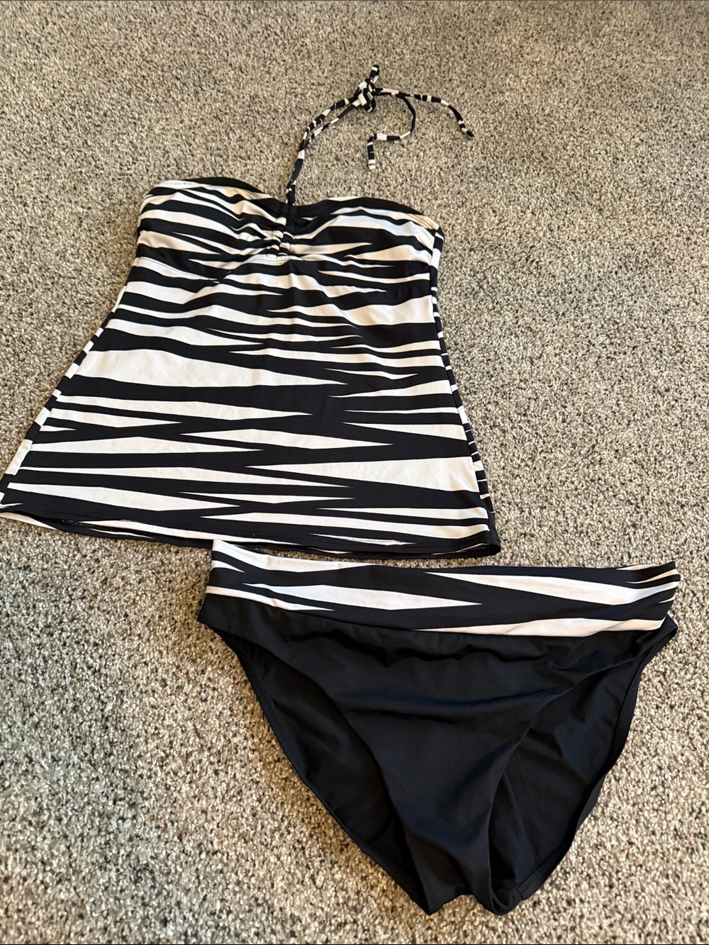 Kenneth Cole Black and White Striped Tankini Top/Bottoms Sz M Top & Bottoms Sz L